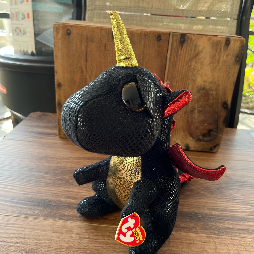 Ty Beanie Boos collection Grindal with bright red wings Dragon. Halloween